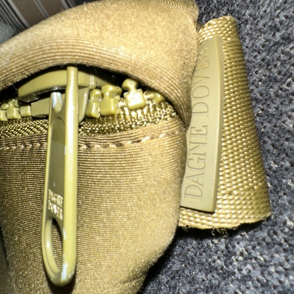 Dagne Dover Olive Neoprene Fanny pack crossbody essentials bag - Picture 6 of 15